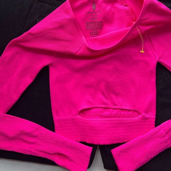 NWOT Free People Cut It Out Long-Sleeve🎧 - Picture 4 of 5